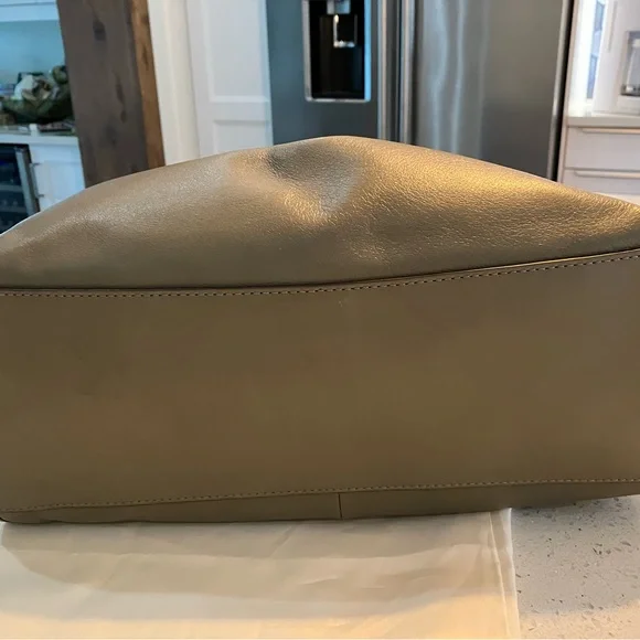 Coach Edie bag with 3 turn lock adjustable closures - Picture 4 of 14